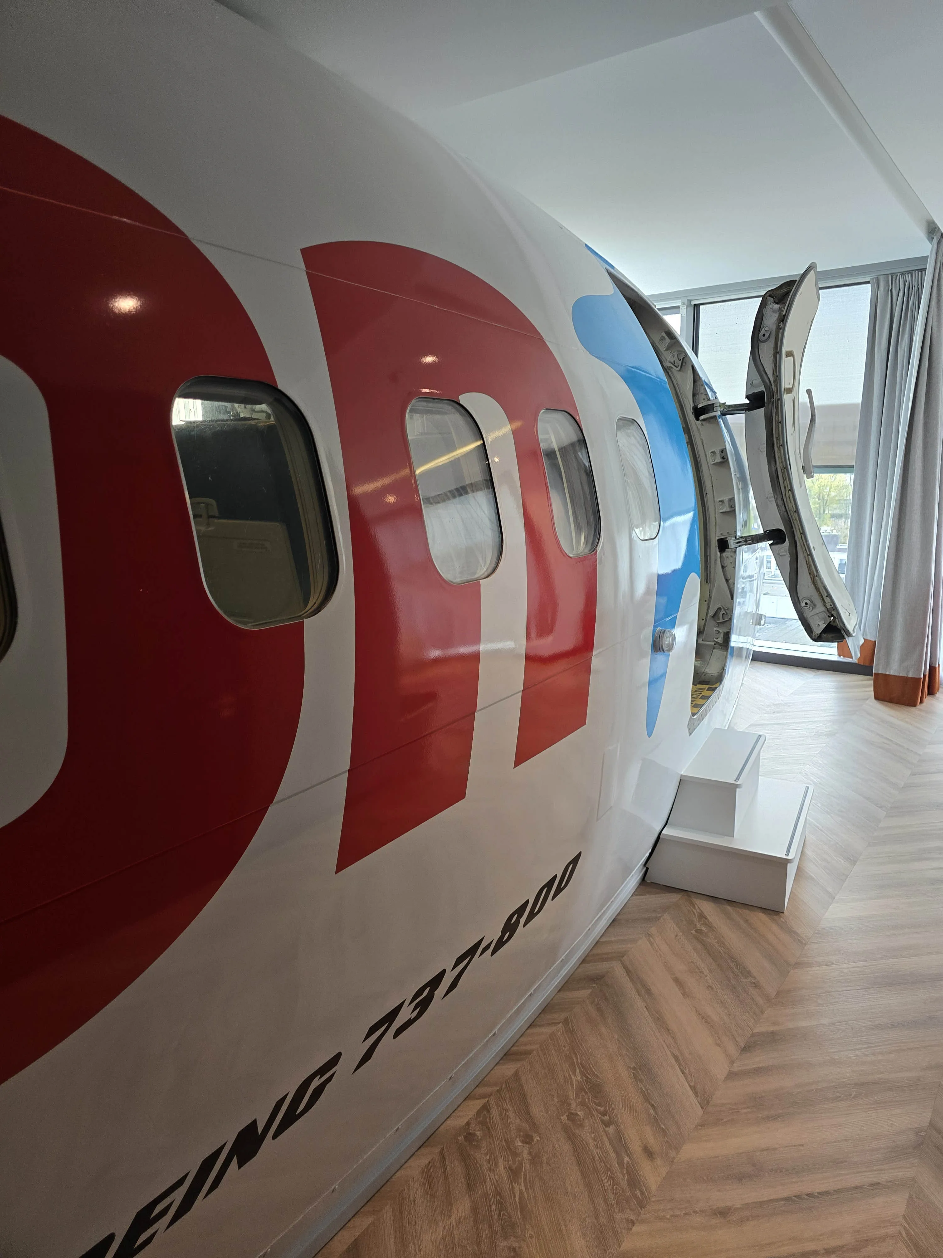 737 Suite cockpit
