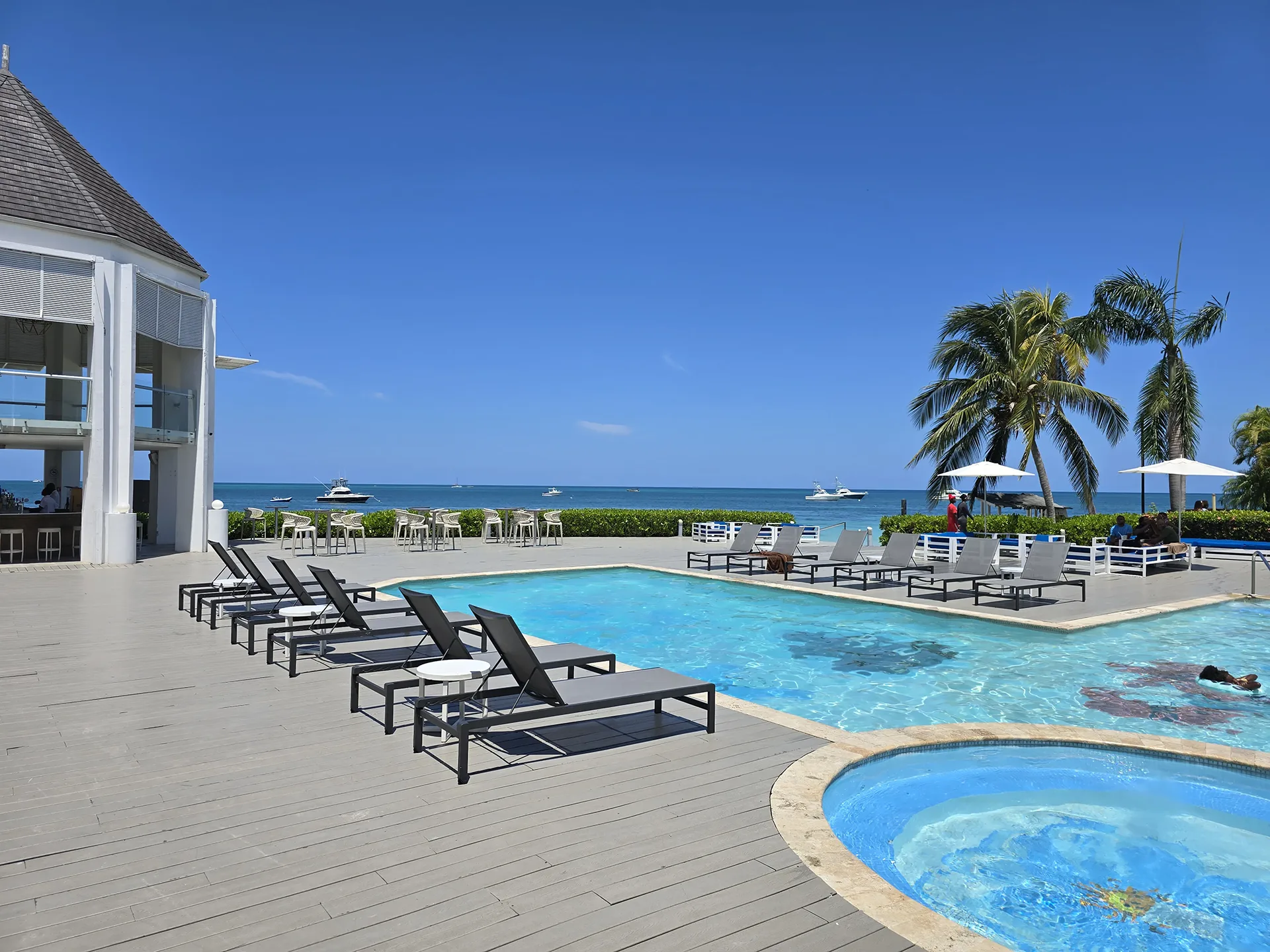 resort pool