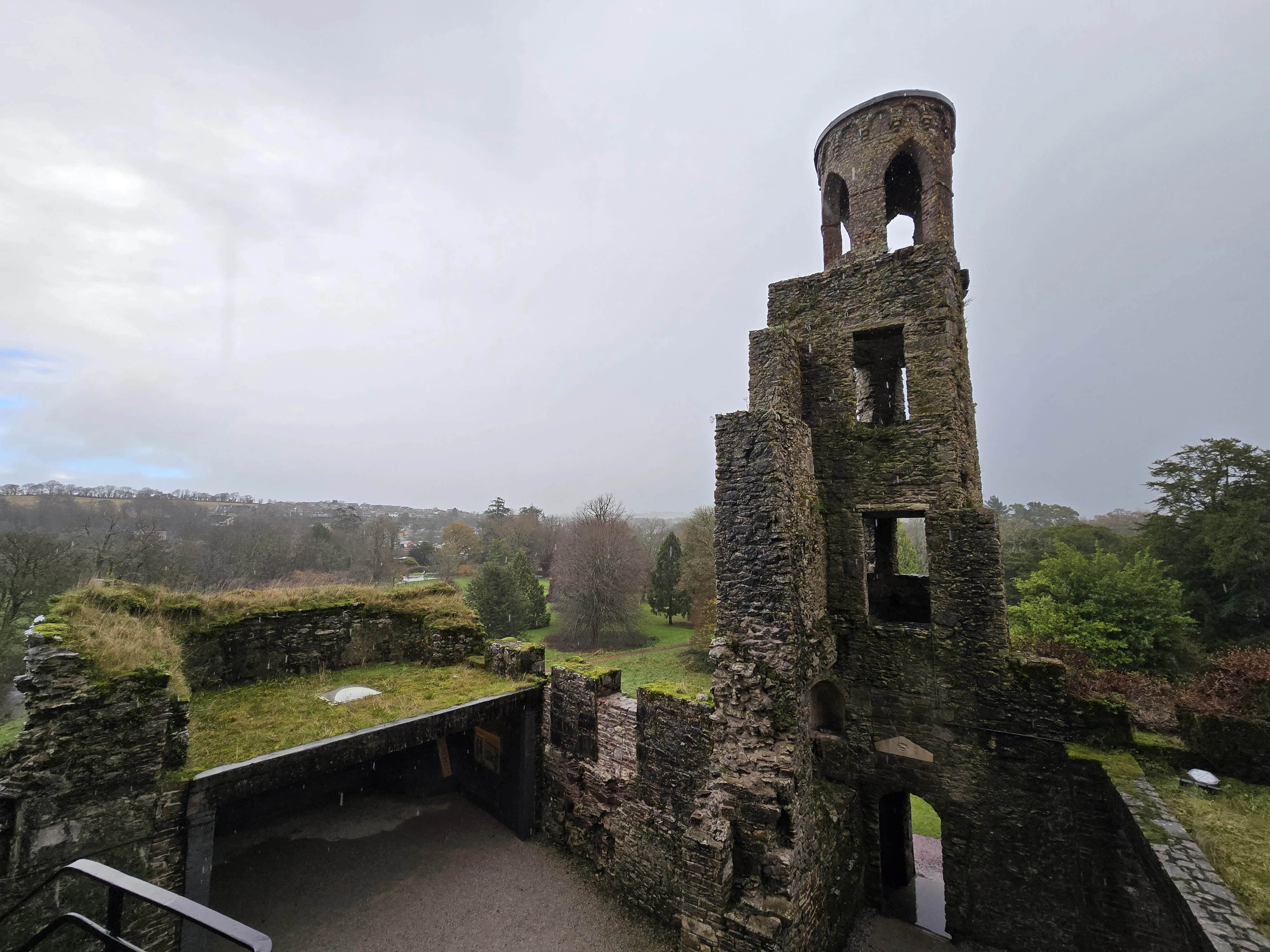 Dublin to Rock of Cashel, Cork, and Blarney Castle Guided Tour