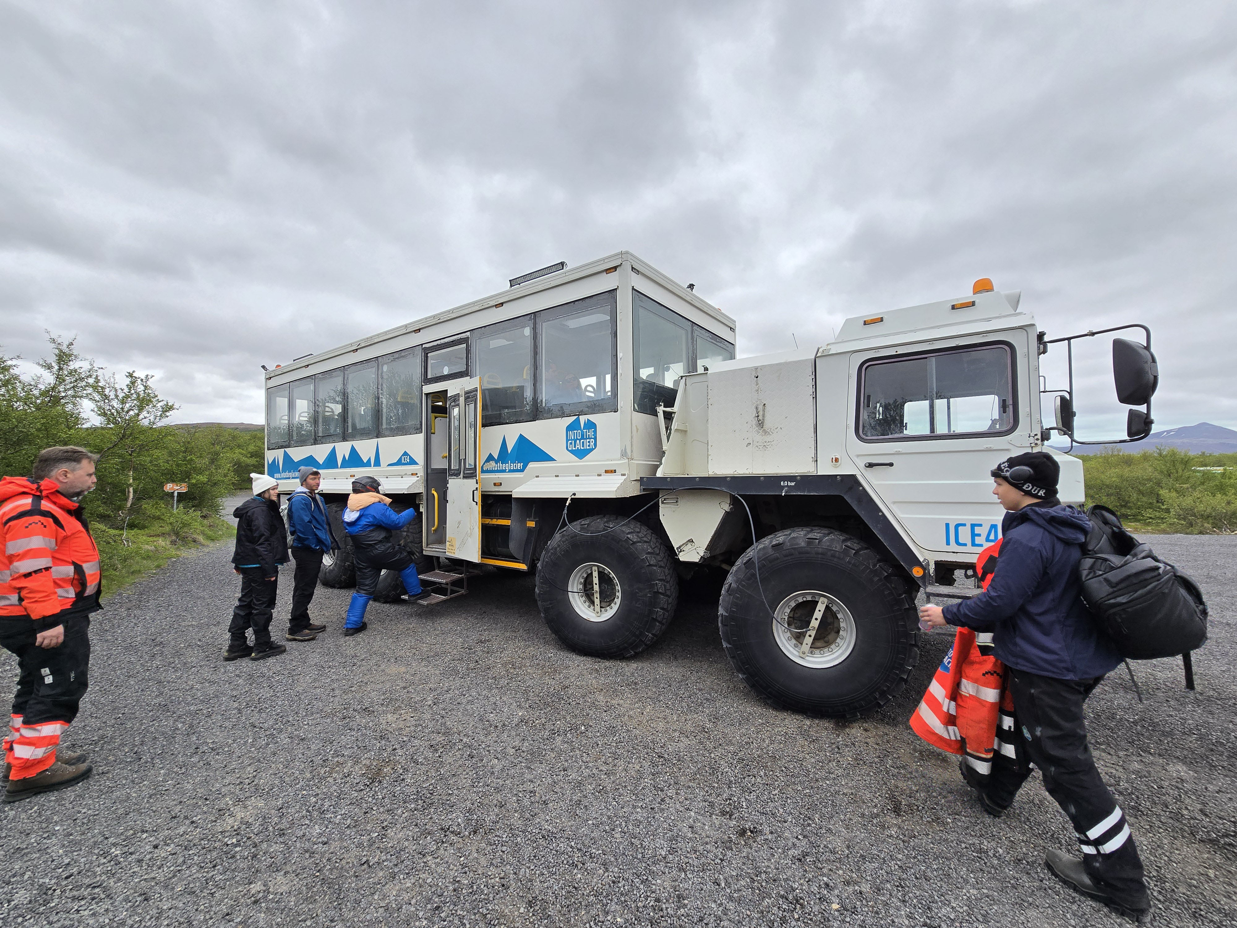 glacier tour transport
