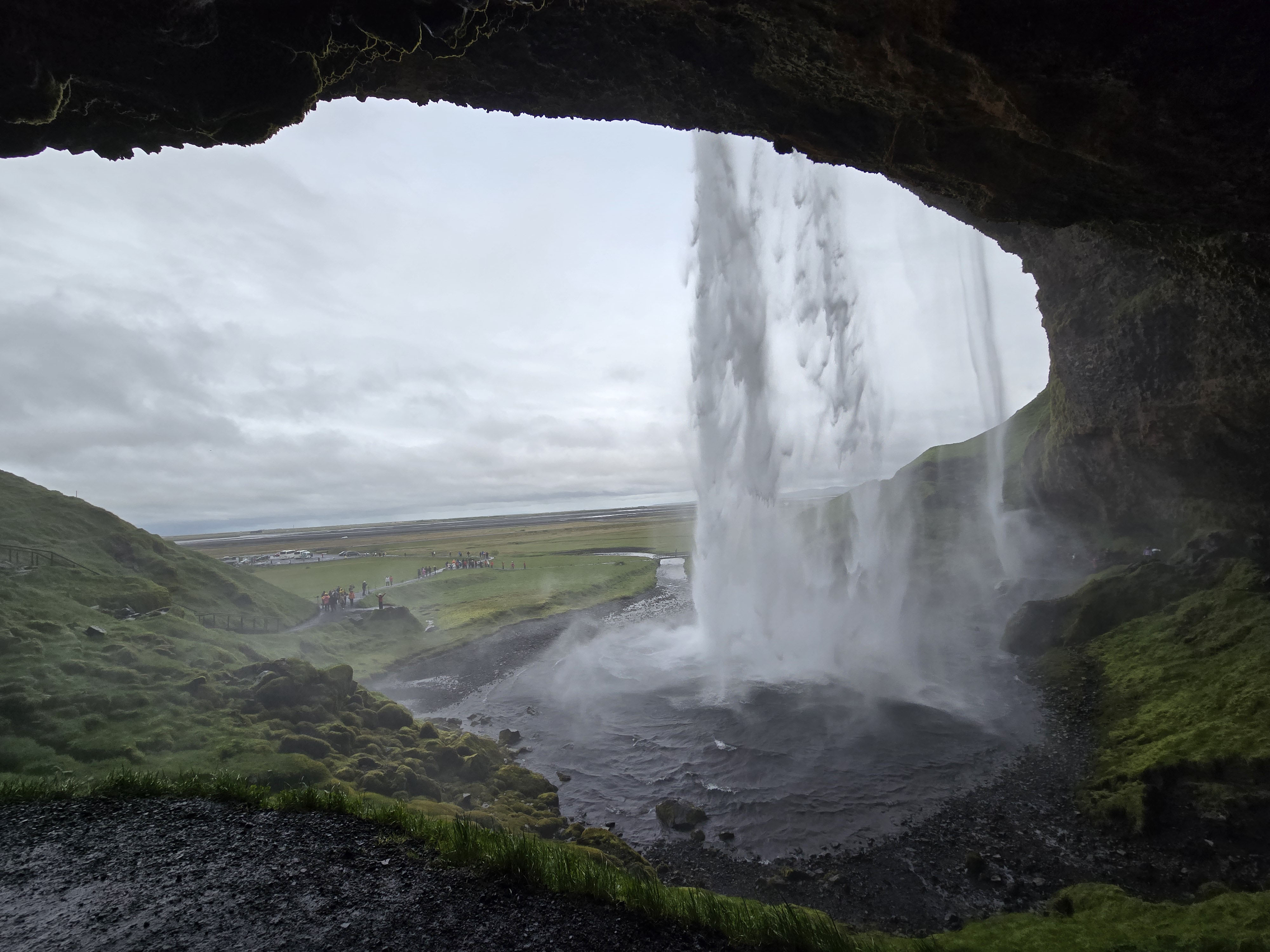 seljalandsfoss waterfall