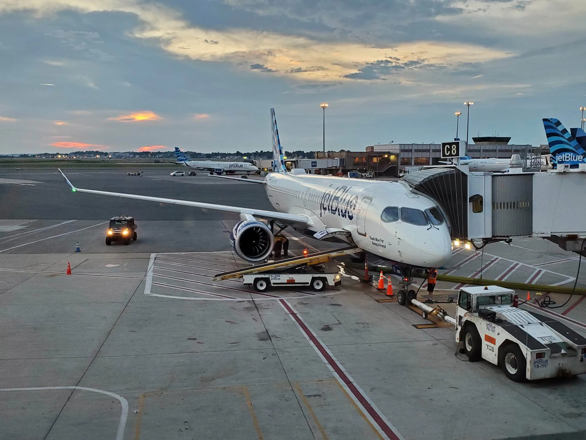 JetBlue Airbus A220
